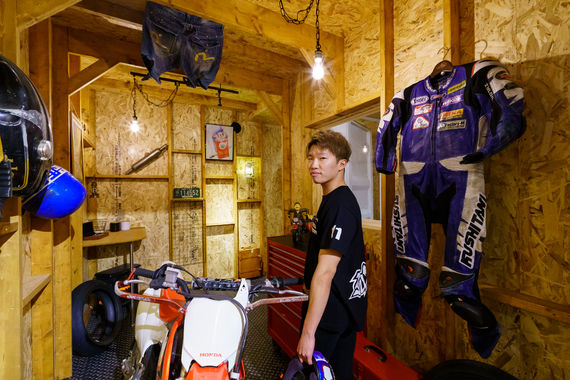 バイクガレージ
