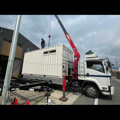 コンテナとトレーラーのドッキング、夢の形が現実の物へ